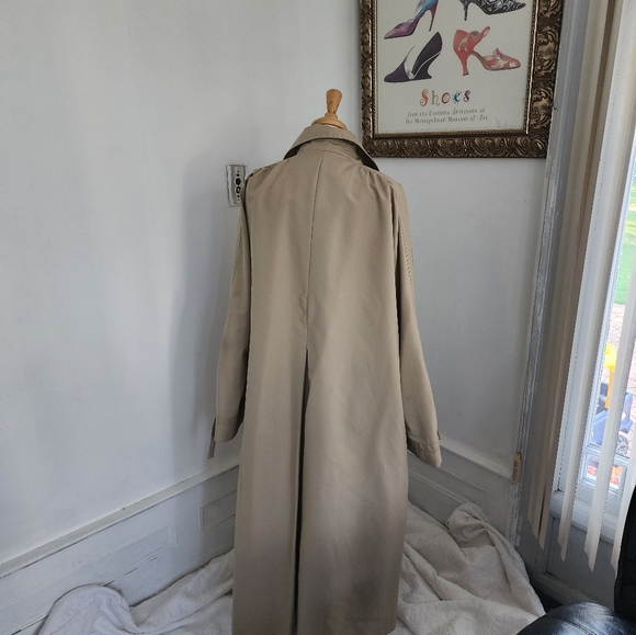 Trench coat - Picture 2 of 3
